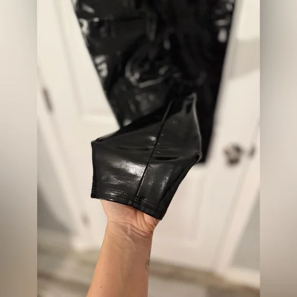 SPANX faux patent leather leggings, black, size L - Picture 4 of 9